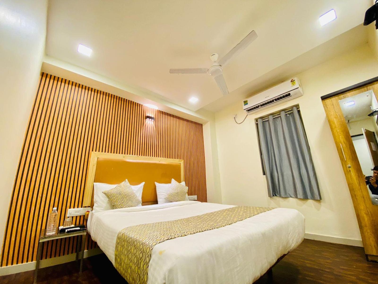 Hotel Alexa By Abc Ahmedabad Exterior foto
